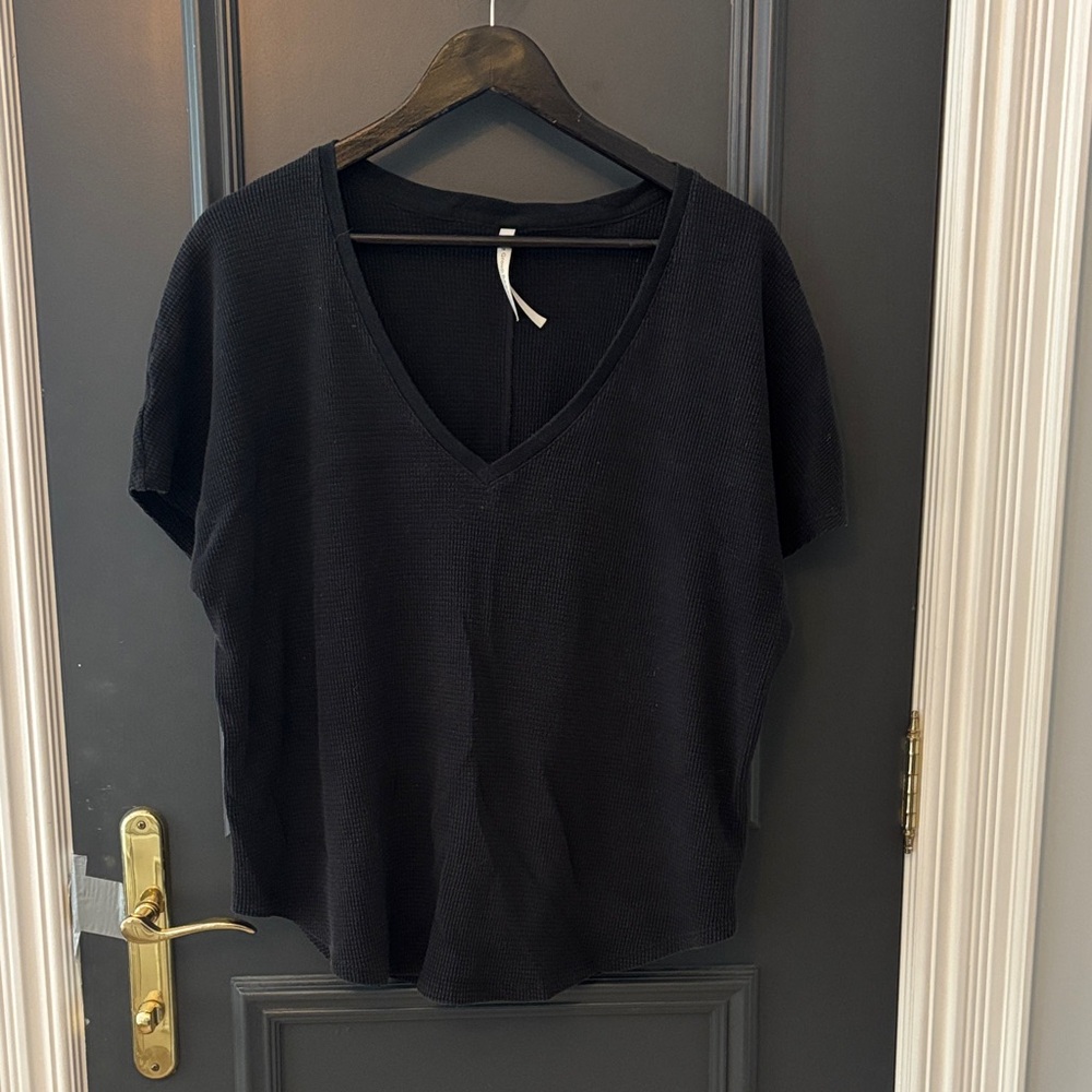 Babaton Black Short Sleeve V-Neck Top